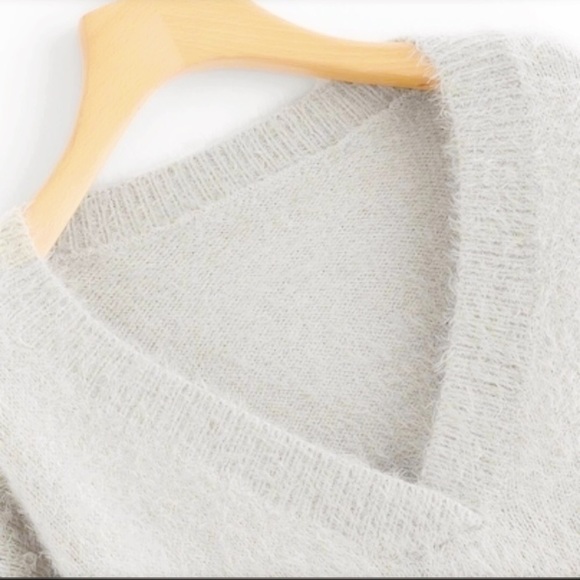 Drop shoulder sweater! Soft and fuzzy! - Picture 3 of 6